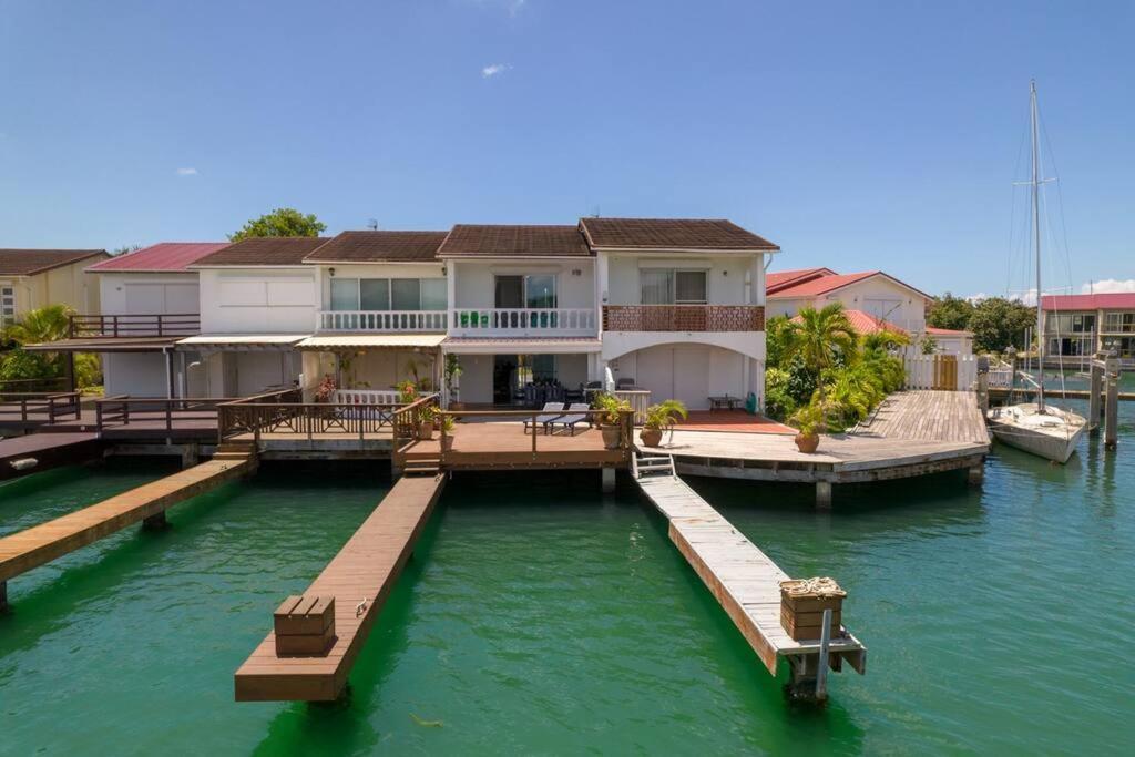 Waterfront Luxury Retreat: 2-Bed Villa Sea Life Jolly Harbour Dış mekan fotoğraf